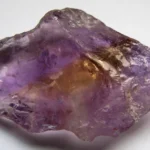 Ametrin – Edelstein mit Amethyst- und Citrinfarben