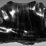 Obsidian - Natürliches vulkanisches Glas Obsidian – Natürliches vulkanisches Glas