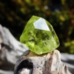 Peridot: Der strahlend grüne Edelstein der Reinheit Peridot: Der strahlend grüne Edelstein der Reinheit