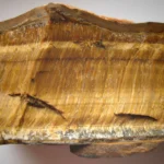 Tigerauge – Chatoyanter Edelstein mit seidigem Glanz